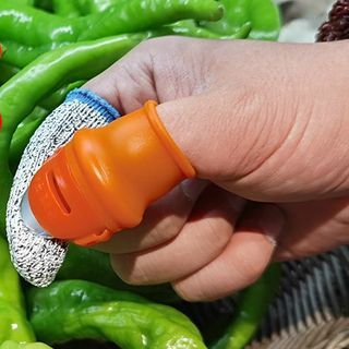 Gardening Silicone Finger Thumb Cutter  |  Outdoor Essentials