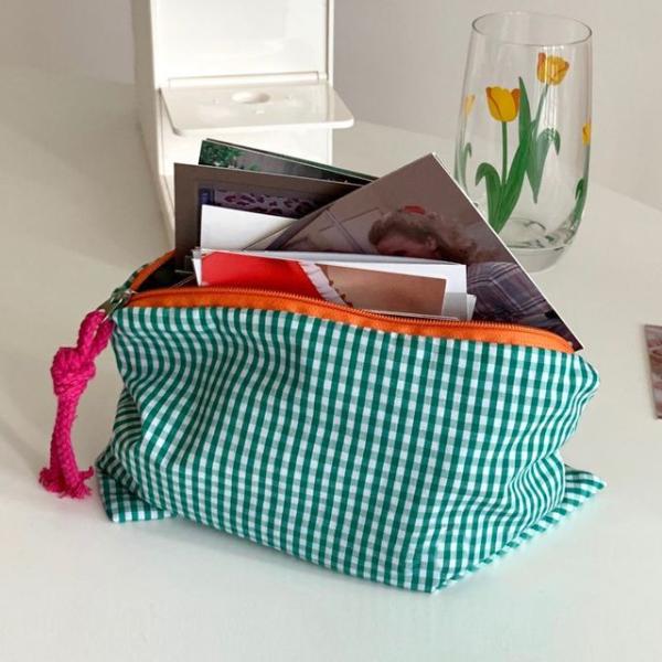 Plaid Travel Makeup Bag  |  Travel Essentials