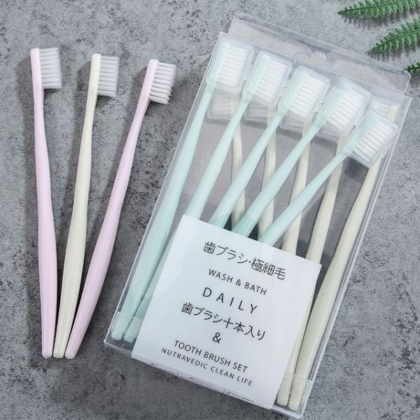 Set Of 4: Toothbrush  |  Homeware