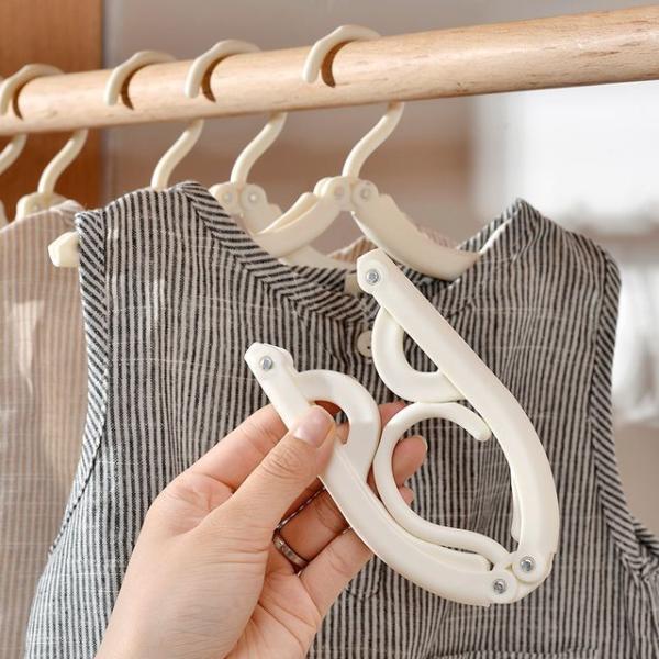 Set Of 8: Travel Foldable Clothes Hanger  |  Travel Essentials