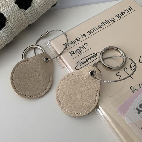 Round Key Card Holder Faux Leather Keyring  |  Gizmos & Toys